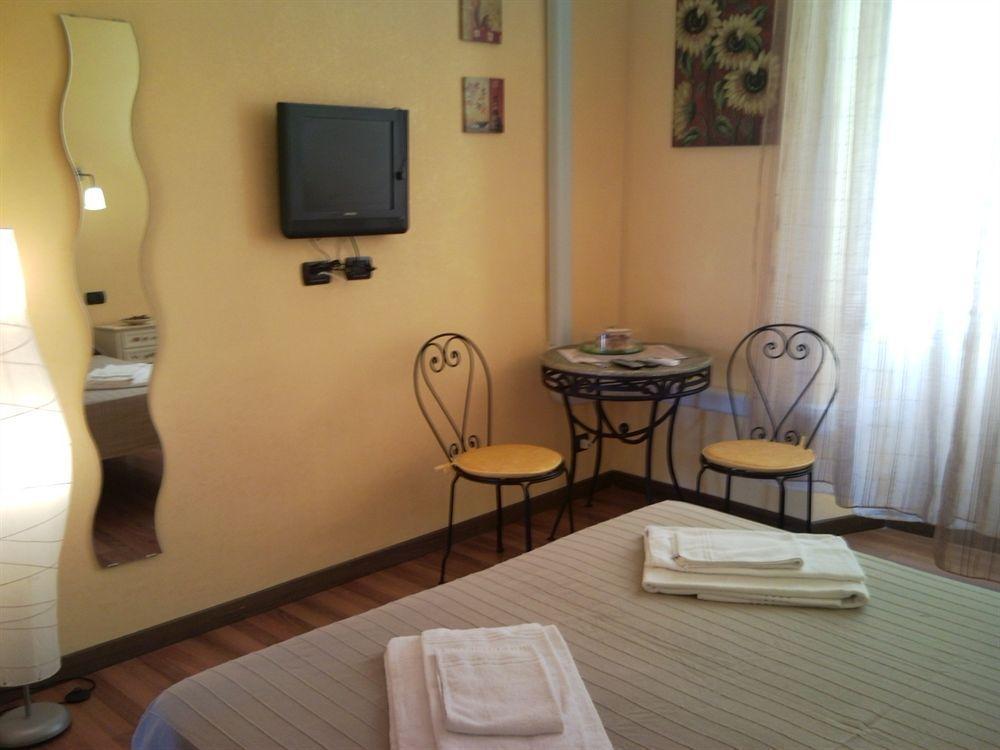Blue Suite Vatican Guesthouse Рим Экстерьер фото