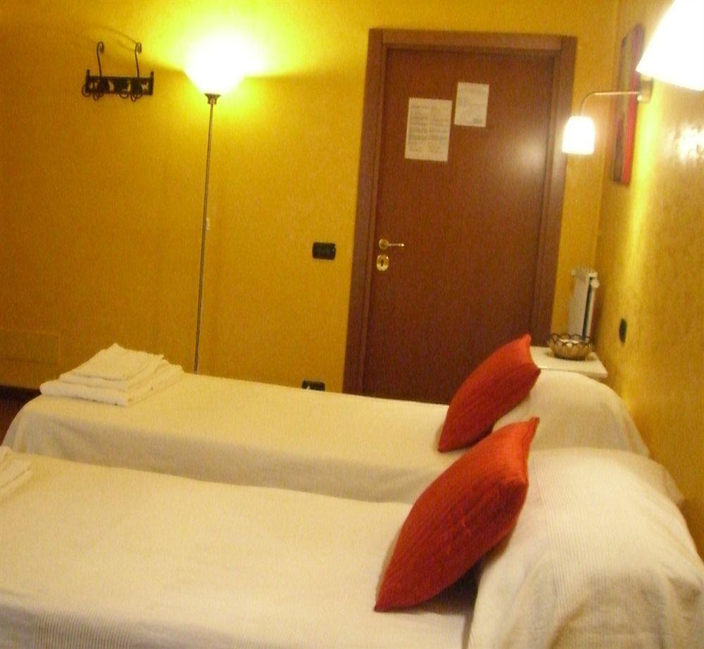 Blue Suite Vatican Guesthouse Рим Экстерьер фото